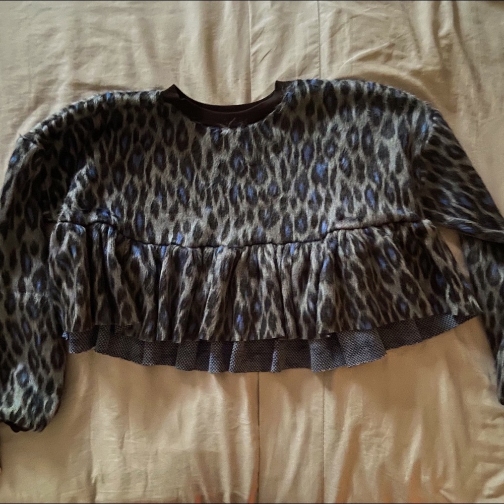 UO Blue Animal spring Cropped Sweater